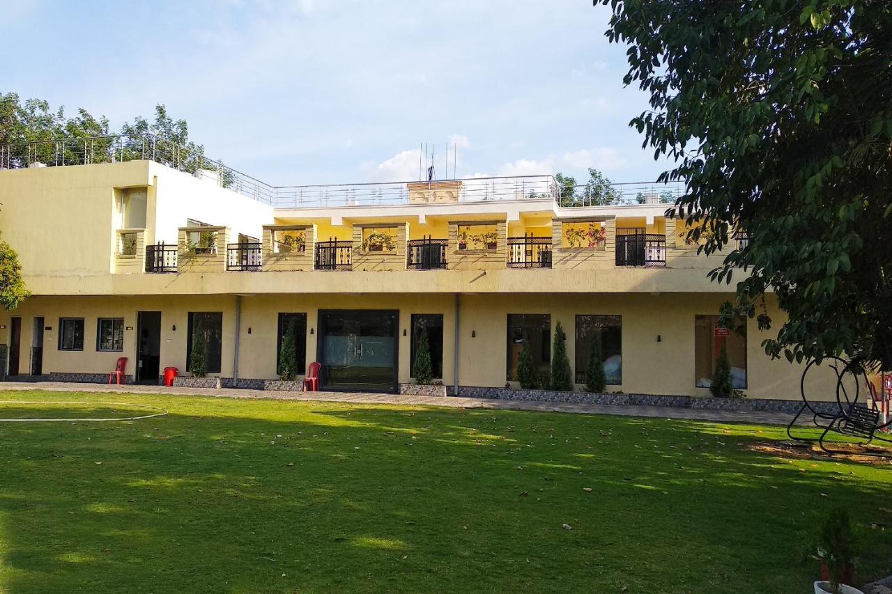 Oyo 14354 Amar Marriage Palace Hotel Dharmpura Kültér fotó