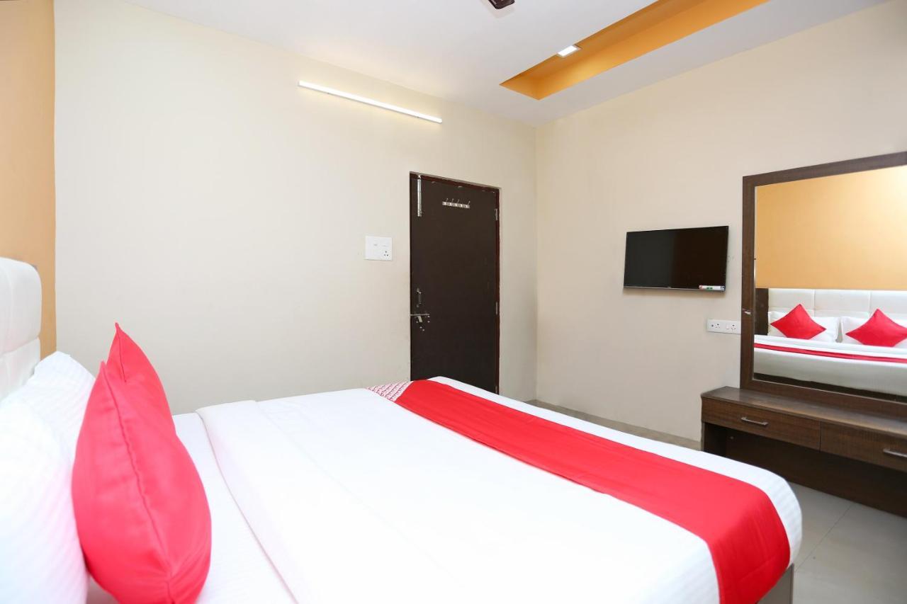 Oyo 14354 Amar Marriage Palace Hotel Dharmpura Kültér fotó