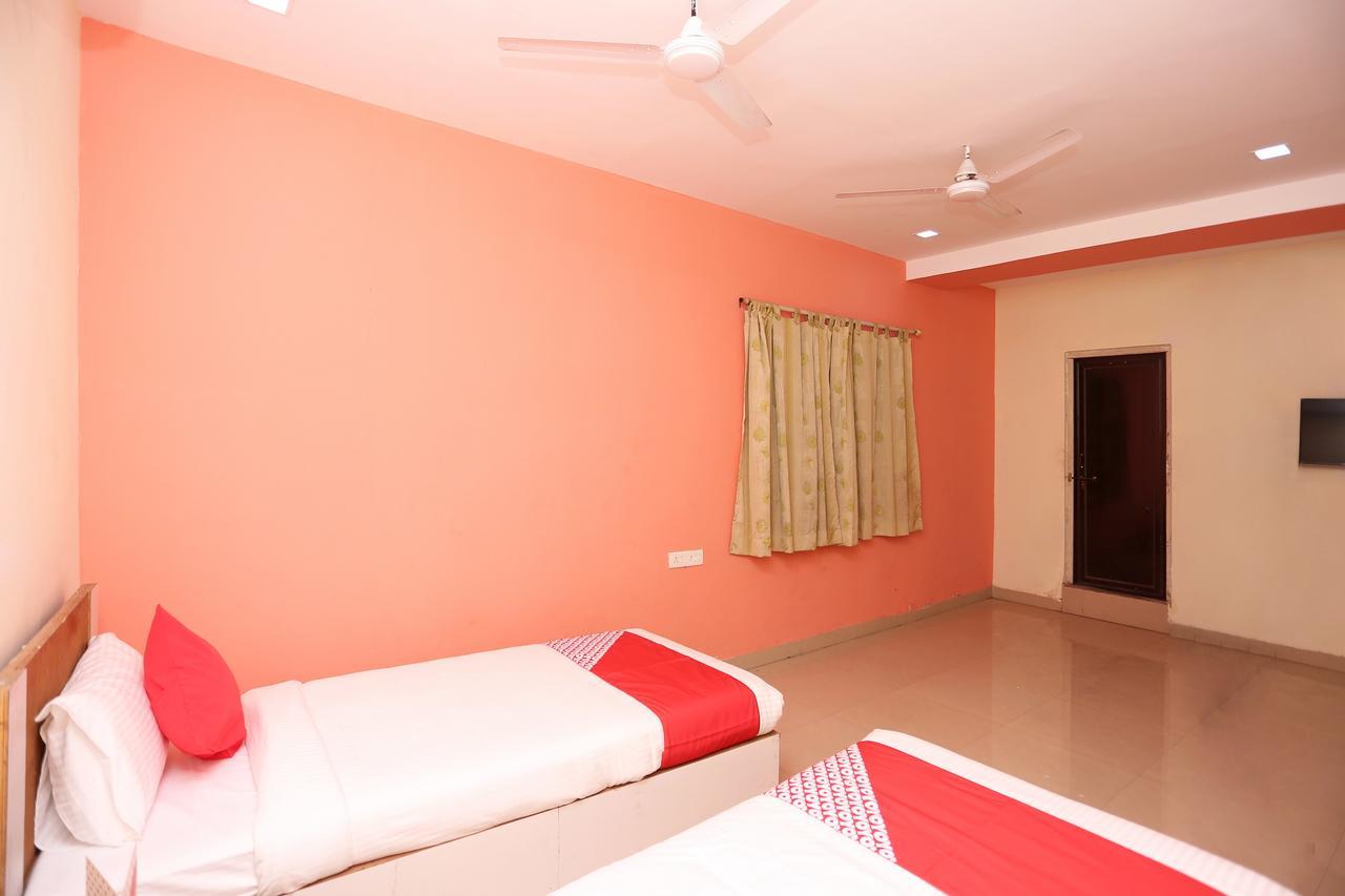 Oyo 14354 Amar Marriage Palace Hotel Dharmpura Kültér fotó