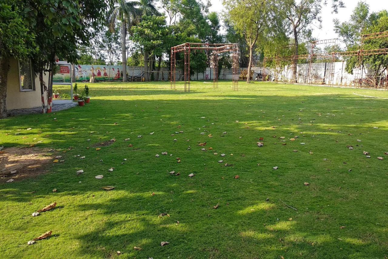 Oyo 14354 Amar Marriage Palace Hotel Dharmpura Kültér fotó