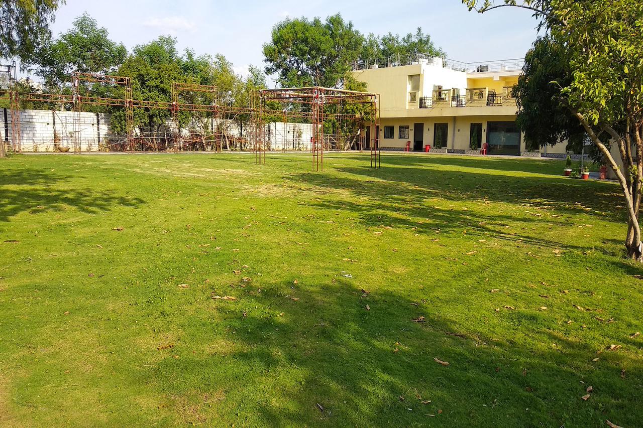 Oyo 14354 Amar Marriage Palace Hotel Dharmpura Kültér fotó
