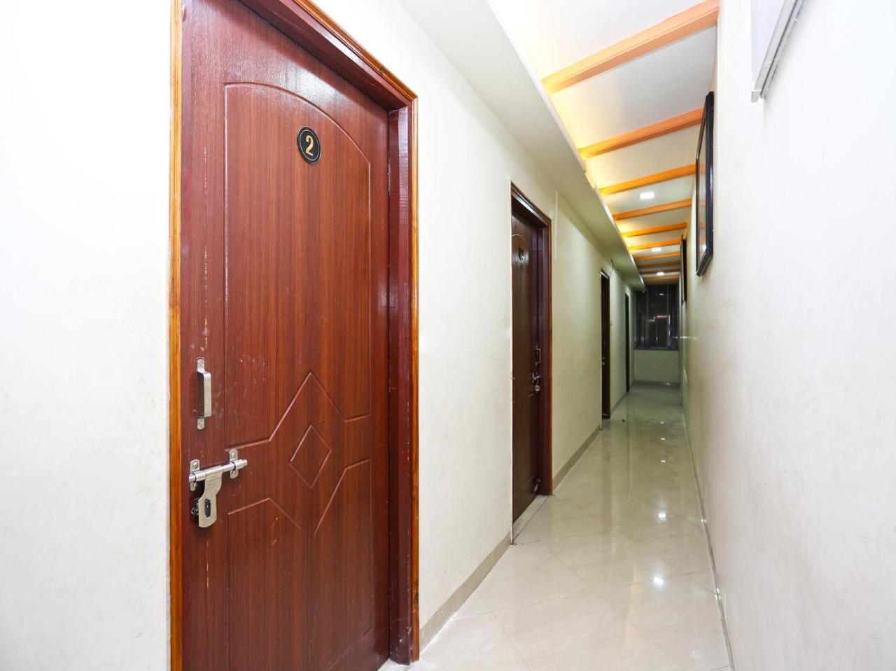 Oyo 14354 Amar Marriage Palace Hotel Dharmpura Kültér fotó